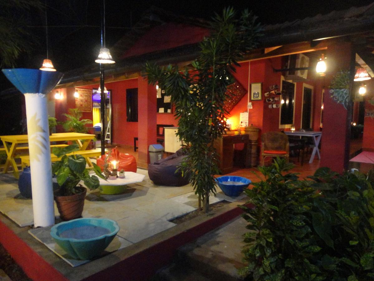 אנג'ונה The Yuppi Hippi Female Hostel מראה חיצוני תמונה