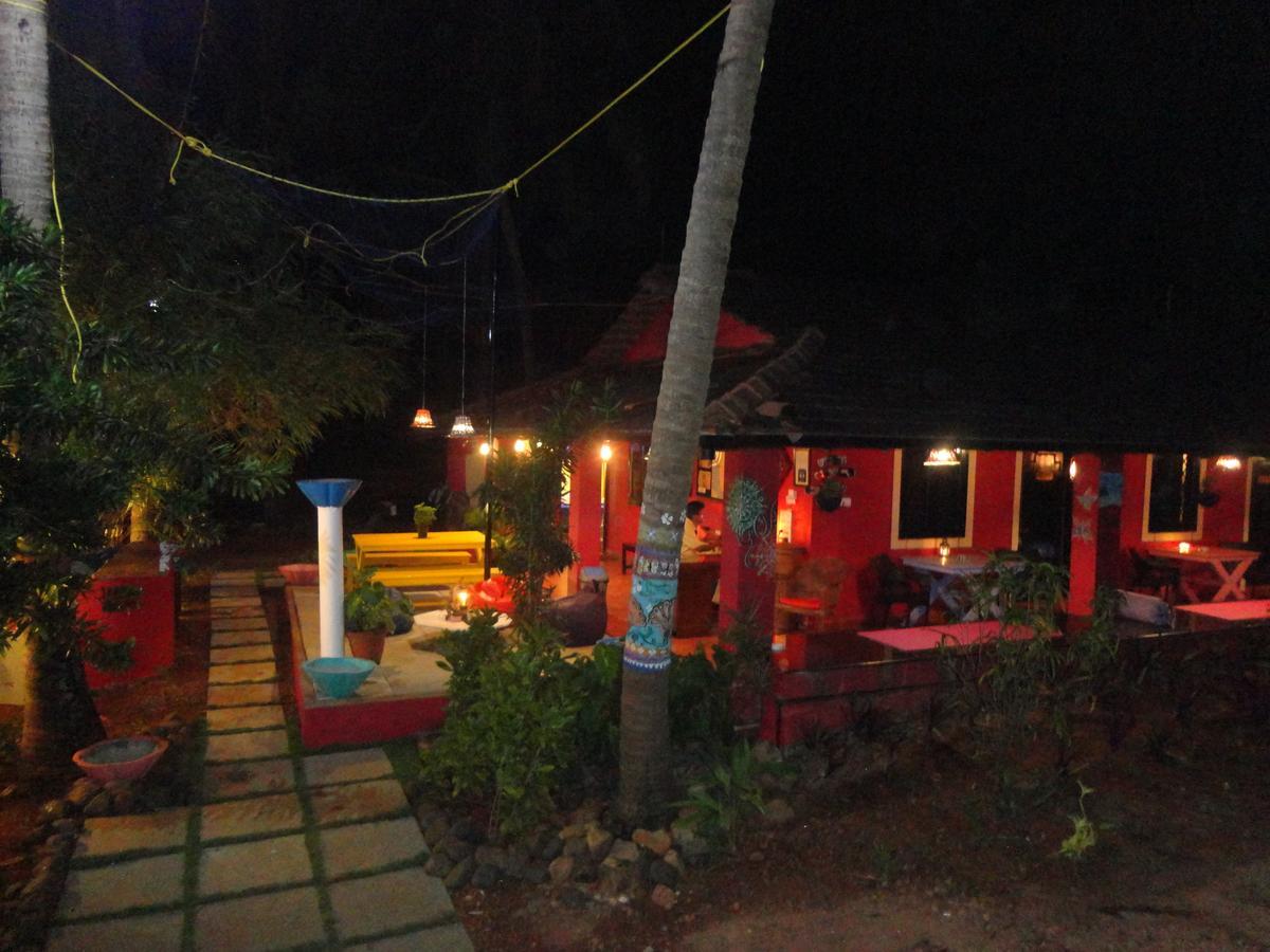 אנג'ונה The Yuppi Hippi Female Hostel מראה חיצוני תמונה