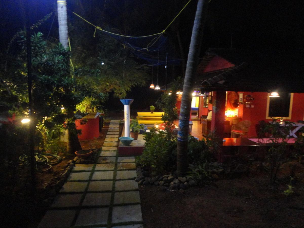 אנג'ונה The Yuppi Hippi Female Hostel מראה חיצוני תמונה